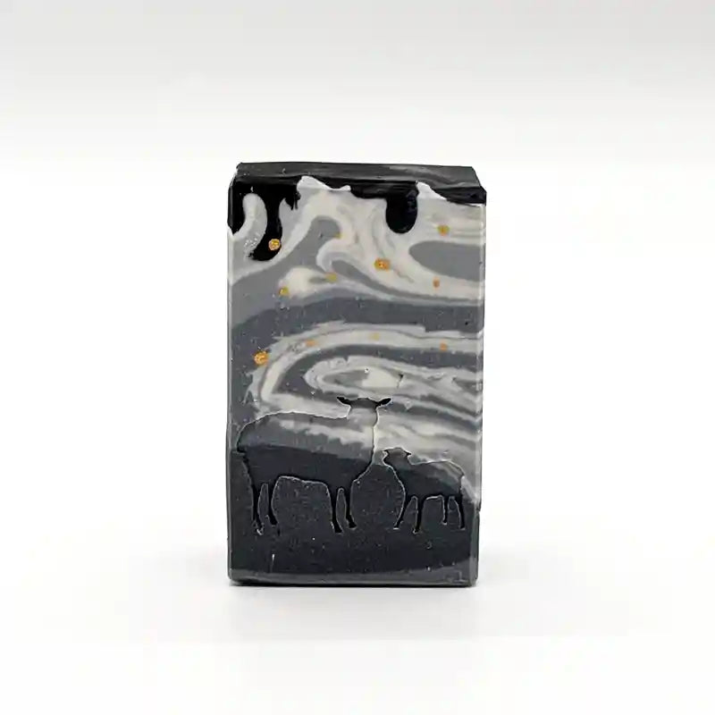 Die wunderschöne, handgemachte Schafmilch-Seife von Seifenstück bei www.bio-vivo.ch