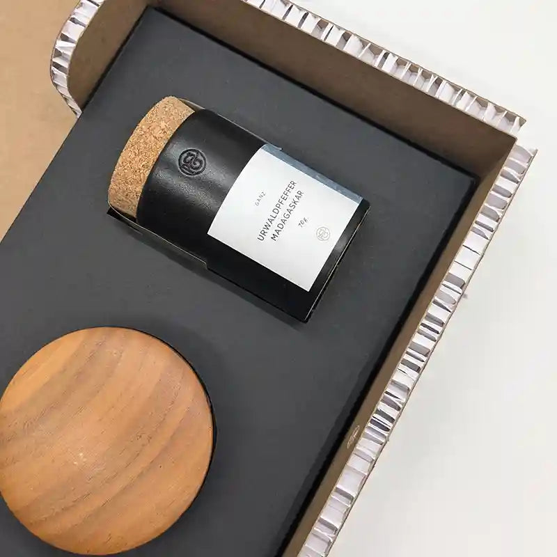 Wunderschöne Gewürzmühle kombiniert mit Urwaldpfeffer aus Madagaskar I www.bio-vivo.ch